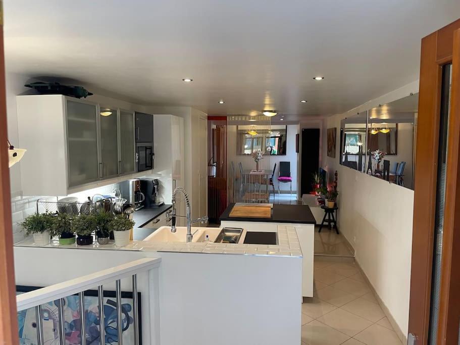 Chezadrienparis - De 90m2 En Souplex París